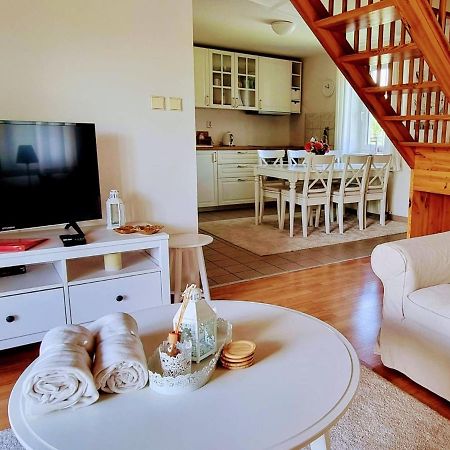 Holiday Home Holiday Hill 42 By Interhome Cista  Exterior foto